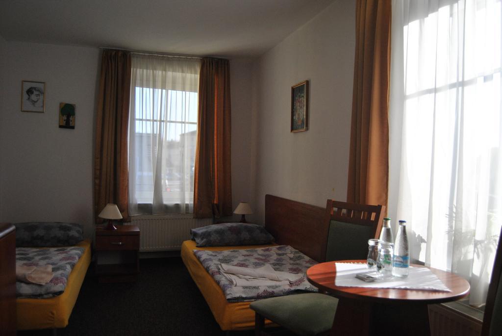 Przy Zelaznym Moscie Bed & Breakfast Klodzko Phòng bức ảnh